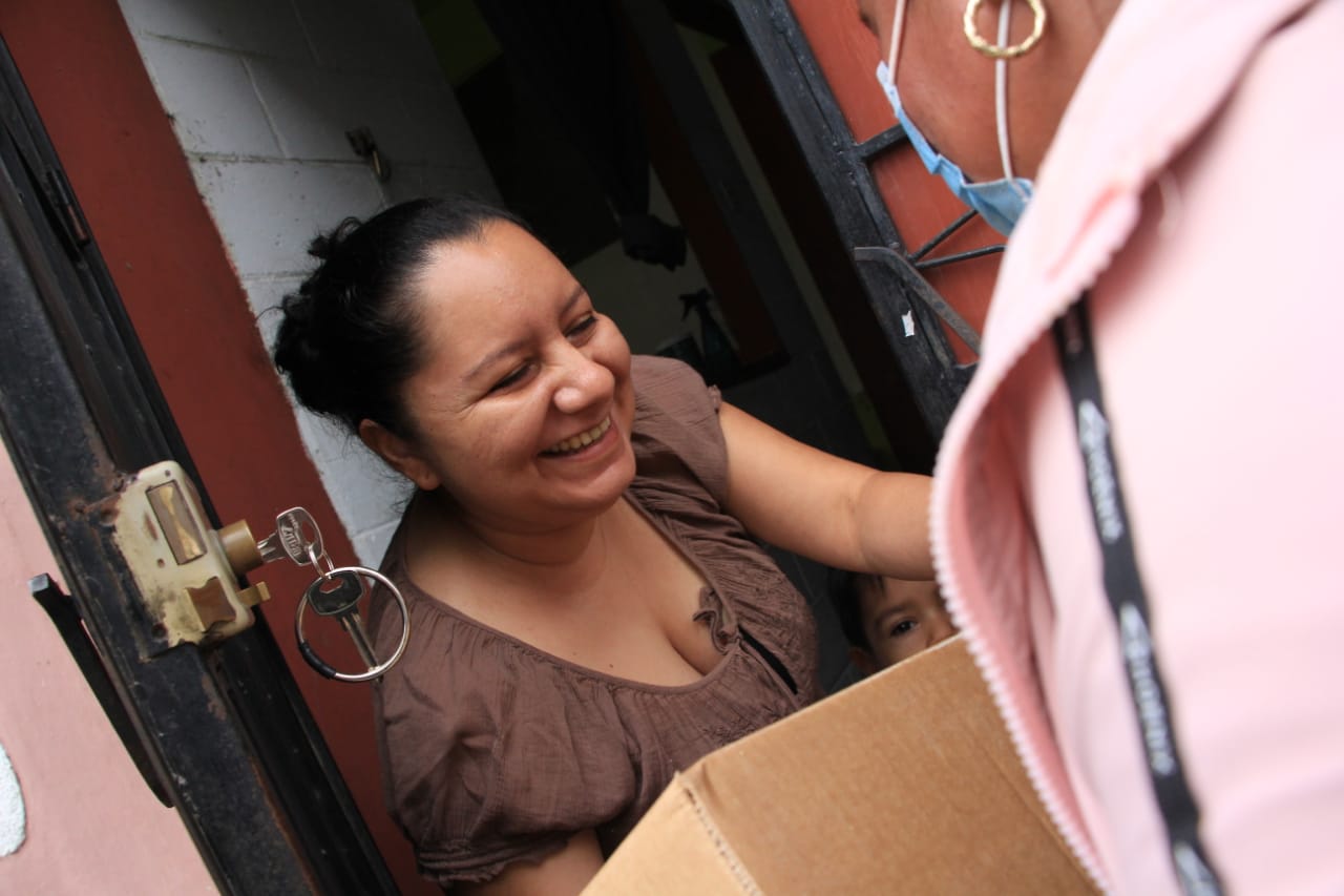 familias-salvadorenas-continuan-siendo-beneficiadas-con-paquetes-alimentarios-del-gobierno